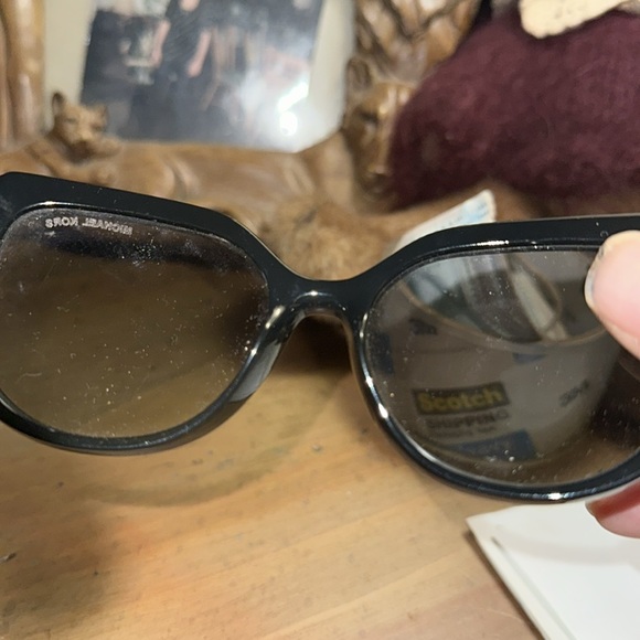 michael kors sunglasses MK 2085 333-211 - Picture 13 of 14